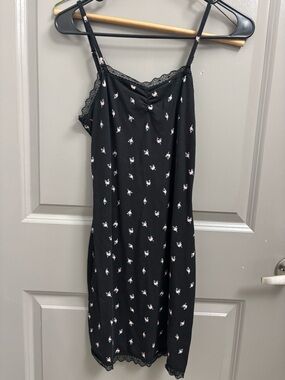 Divided Black Floral Lace-Trim Slip